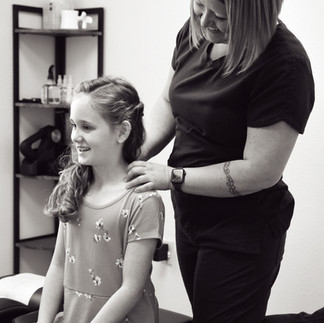 Chiropractor in Bulverde treats kids