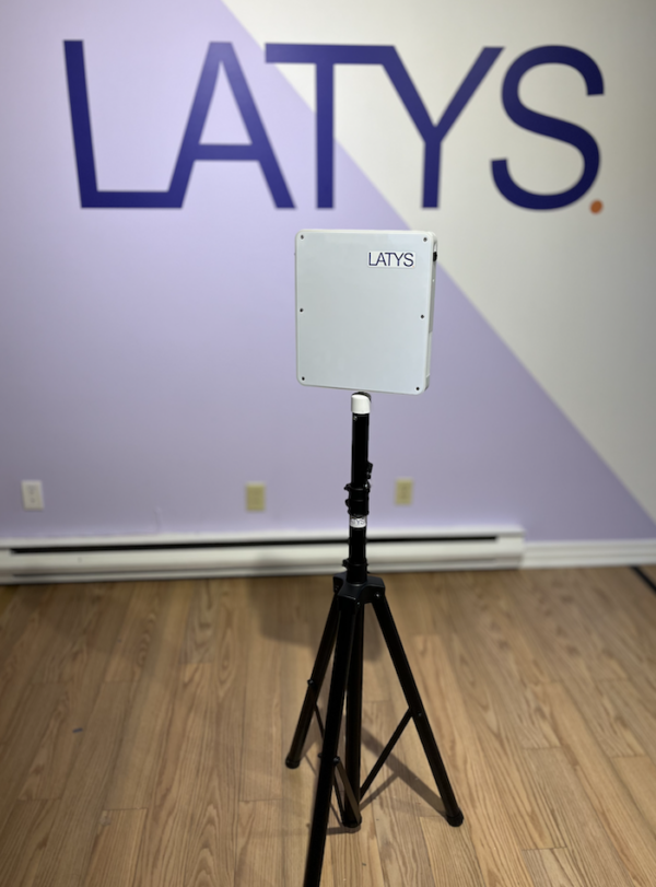 LATYS Focus air-to-air MIMO relay device