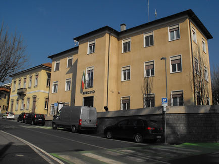 Vergiate shock: fuga folle sulla Provinciale… poi la corsa disperata con un organo a bordo. Mattinata da film per la Locale