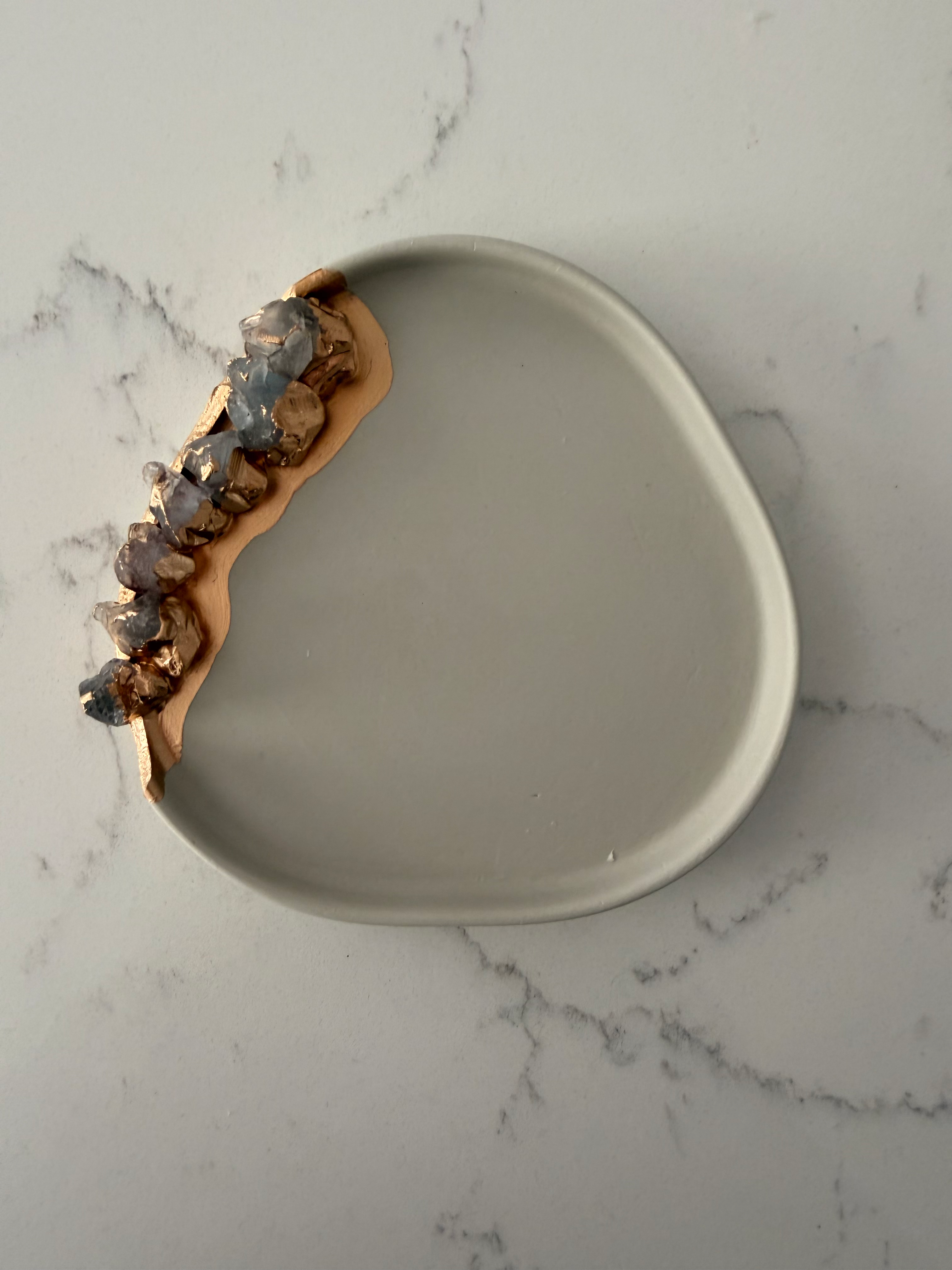 Dove Tray with Celestite