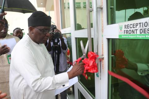 The VC officially flags-off the building at the headquarters