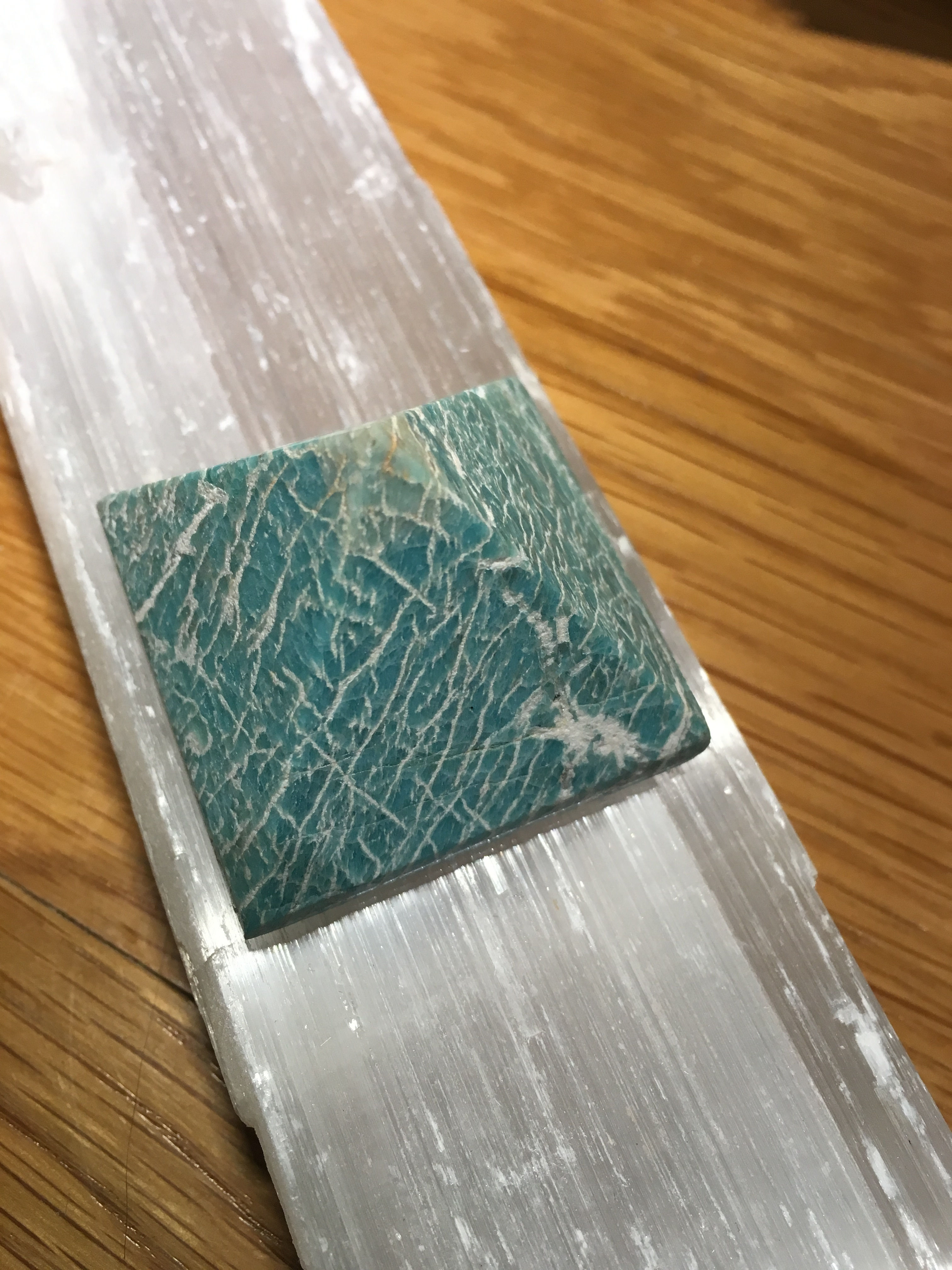 Amazonite Pyramid min 3.5cm base