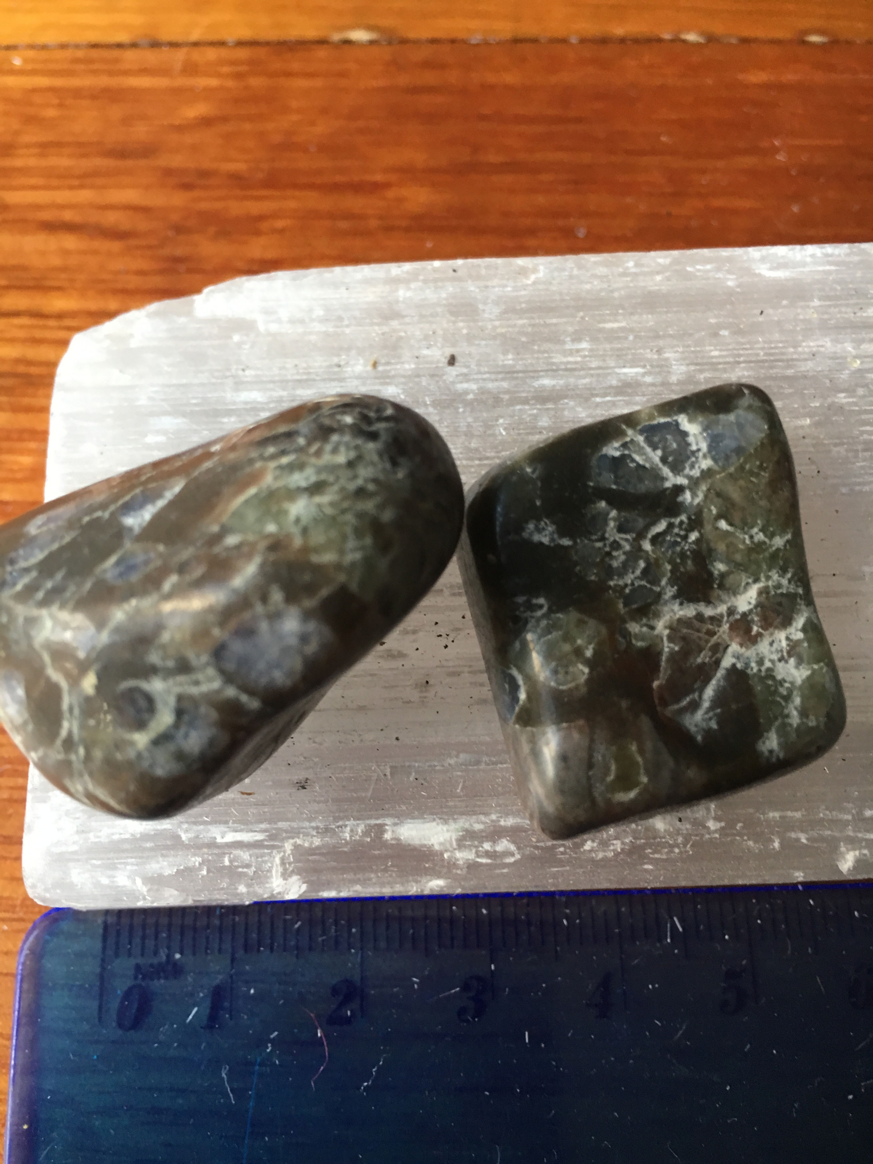 Que Sera Tumble Stones