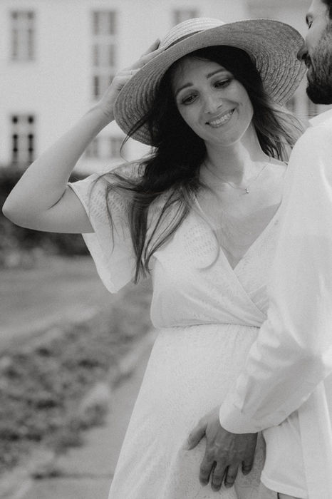 Babybauchshooting in der Natur