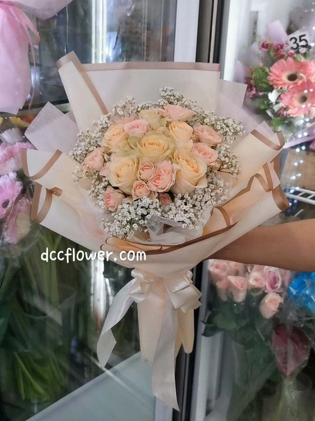 6 Champagne Rose Bouquet
