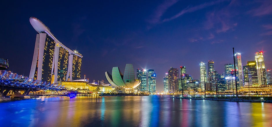 Marina-Bay-Figure-Night-Singapore-City-M