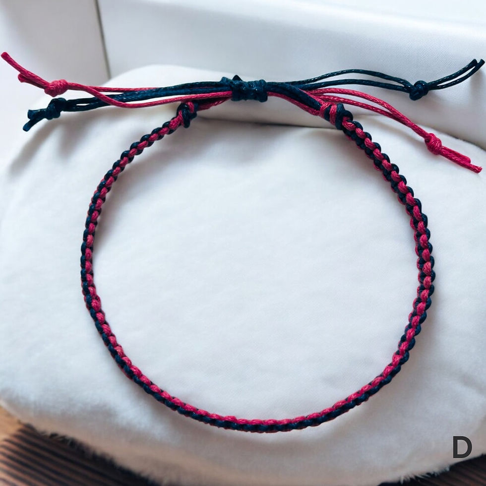 Thumbnail: Squair Knot Friendship Bracelet