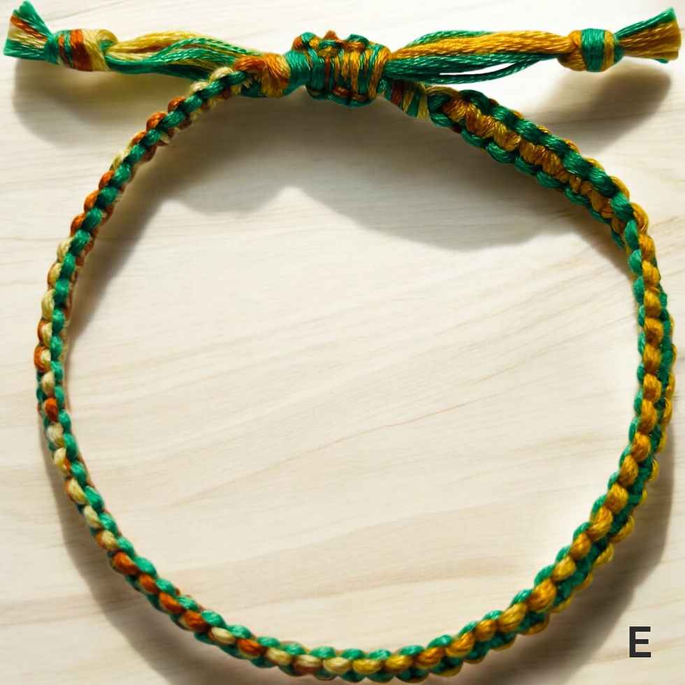 Thumbnail: Squair Knot Friendship Bracelet