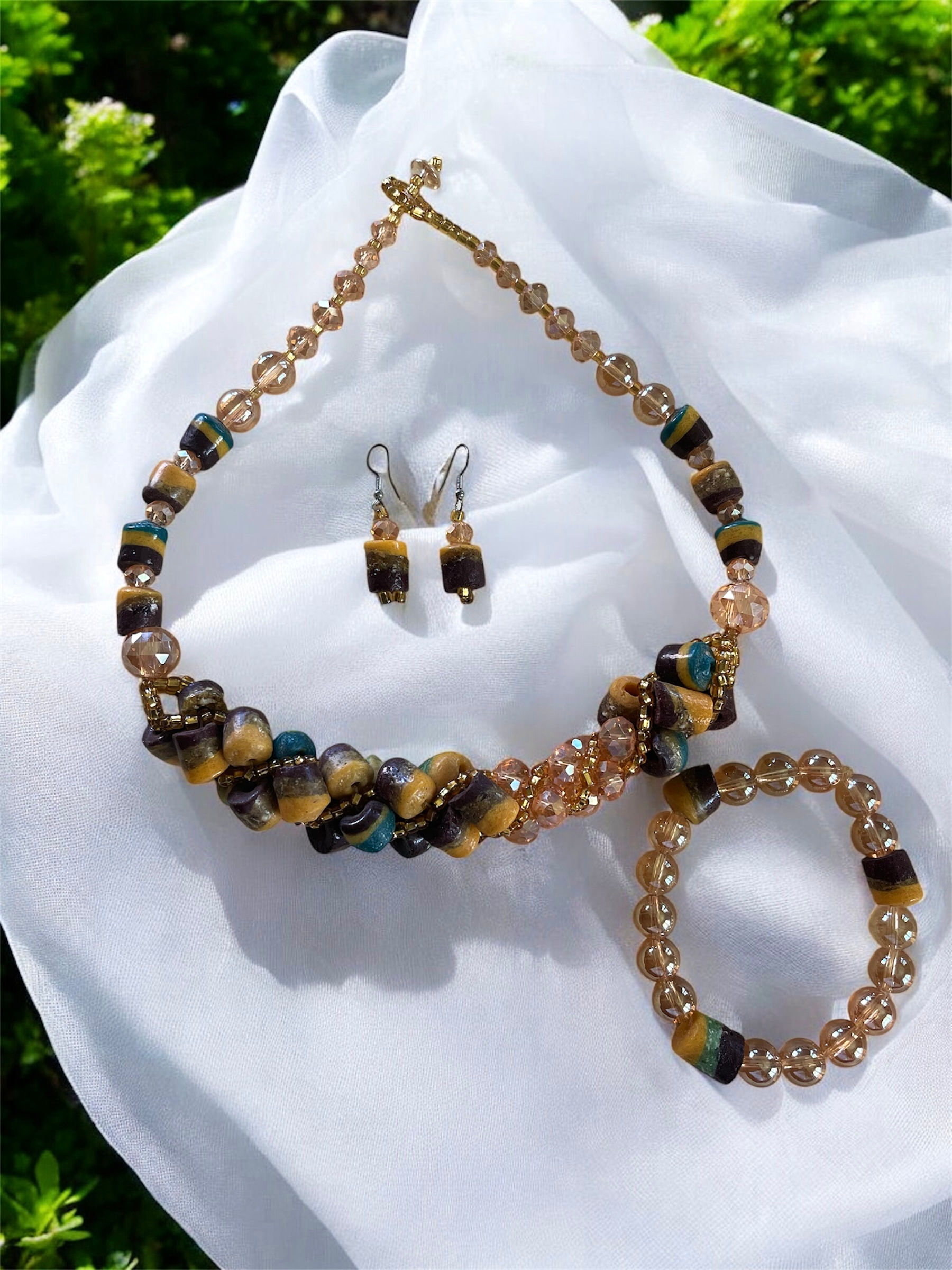 GLASS BEADED NECKLACE SET