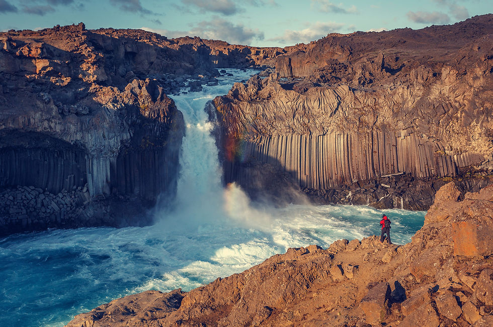 Cascade Aldeyjarfoss en Islande et Orgues Basaltiques en Islande
