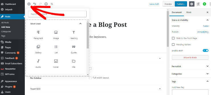 WordPress editor interface with a red arrow pointing to undo/redo buttons. A block menu with text options is open. The screen is mostly white.