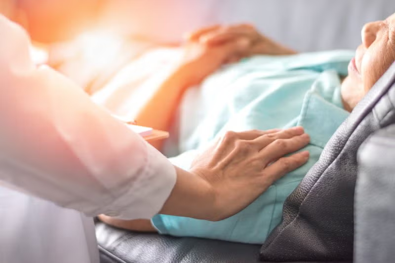 Cuidados paliativos: cuando la medicina también abraza