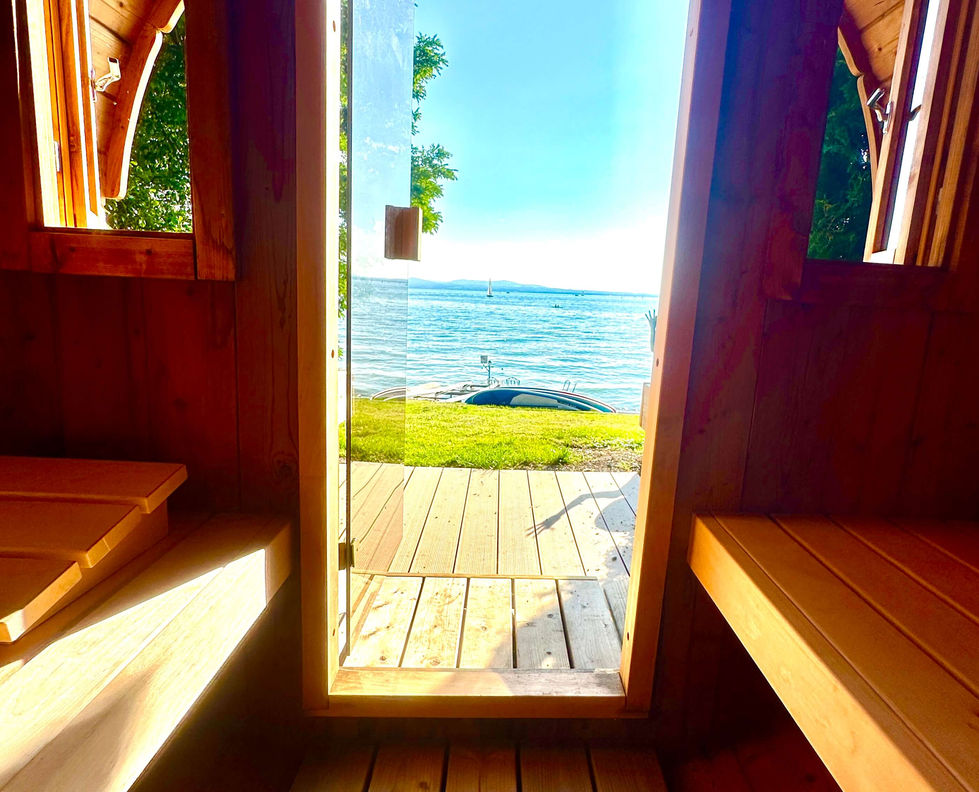 Blick auf den Bodensee aus der Fasssauna der Villa Noho in Nonnenhorn