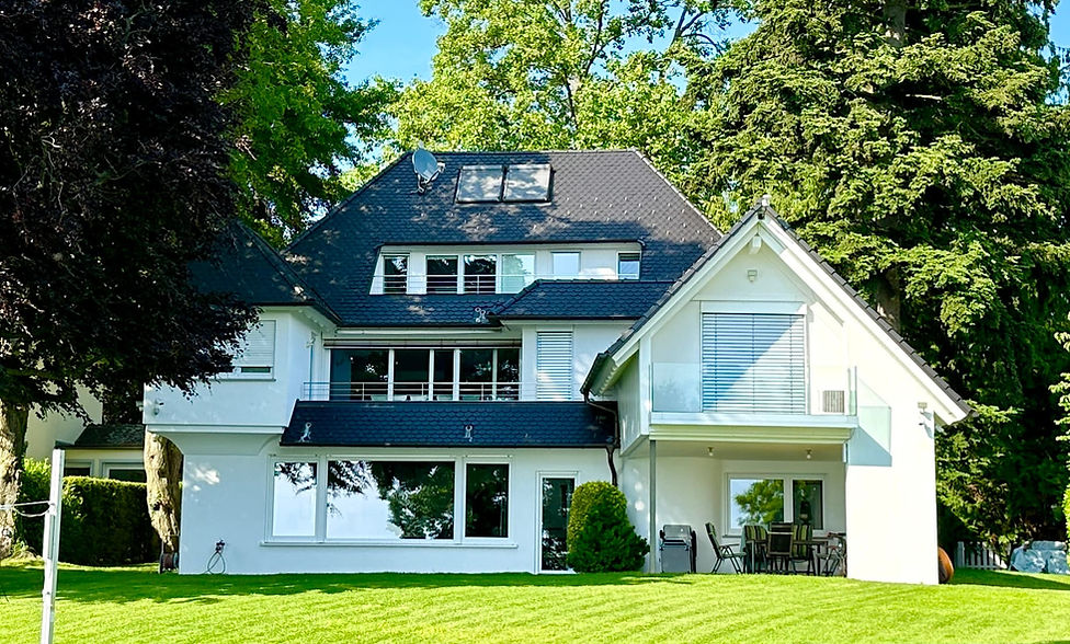 Villa Noho – exklusive Ferienwohnung in Nonnenhorn am Bodensee mit großem Garten und Privatstrand