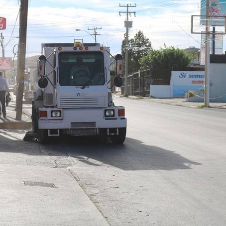 Gobierno municipal empieza limpieza de avenidas principales