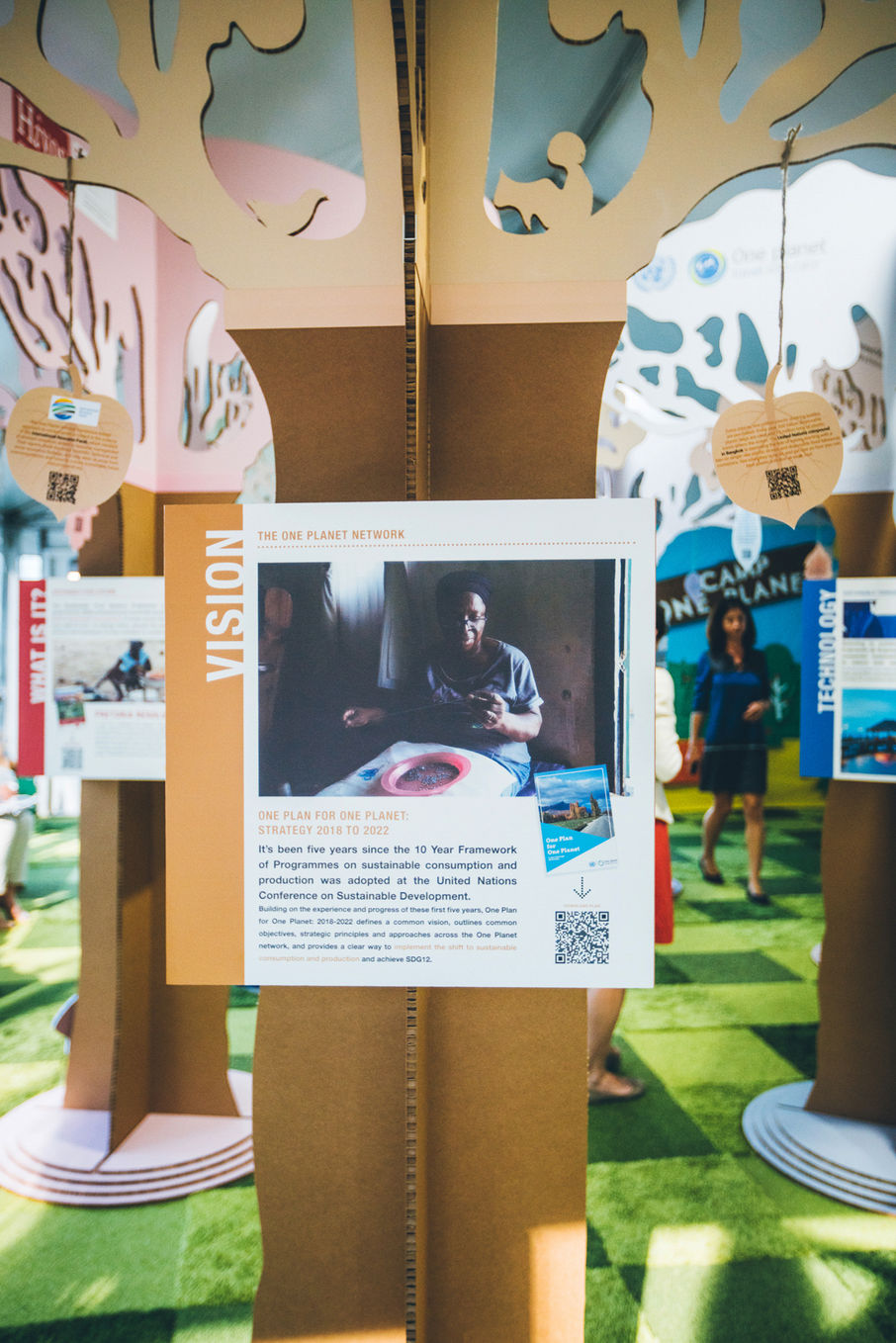 This is Lester UN Website Edit05.jpg