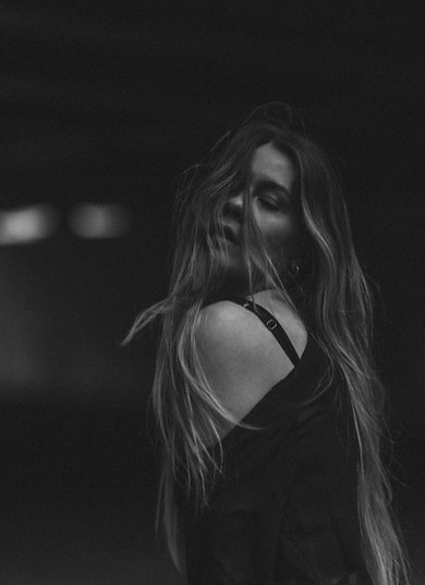 Über mich, Paarfotografin, Familienfotografin, Vanessa Neufeld Fotografin, Paare, Familien, Hochzeit, Portrait, Fotografin Wagenfeld, Ströhen, Petershagen, Minden, Preußisch Oldendorf