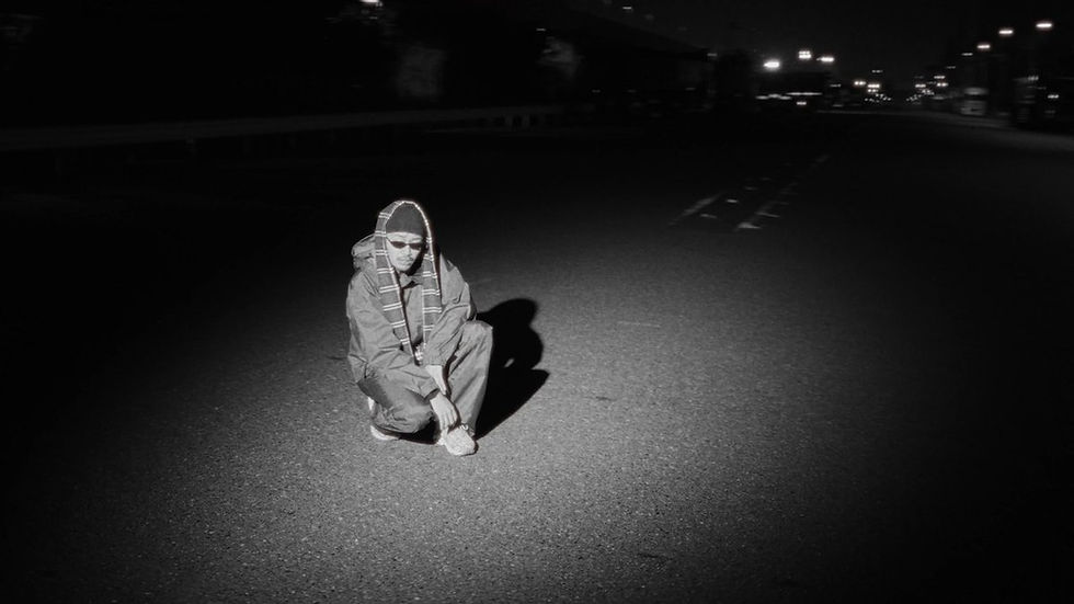 力と力をぶつけ合った競演作|日本猿が、ドラムベースで疾走する新曲「Underrated (feat. Skaai) 」のMVを公開