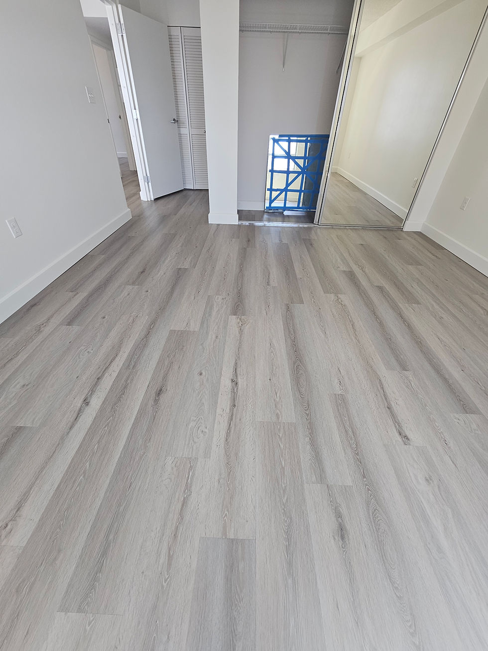 Thumbnail: Champagne #8048 Viloor Luxury Vinyl flooring