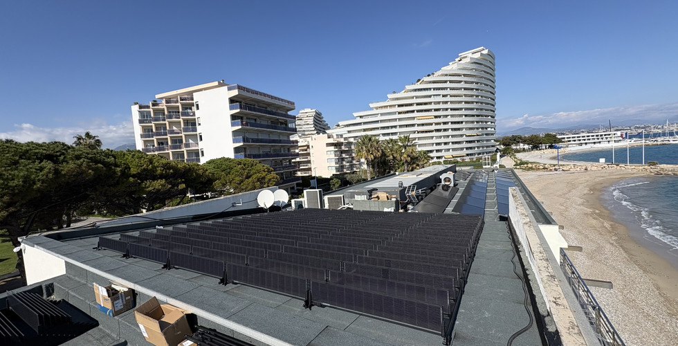 Vertical photovoltaic installation in France