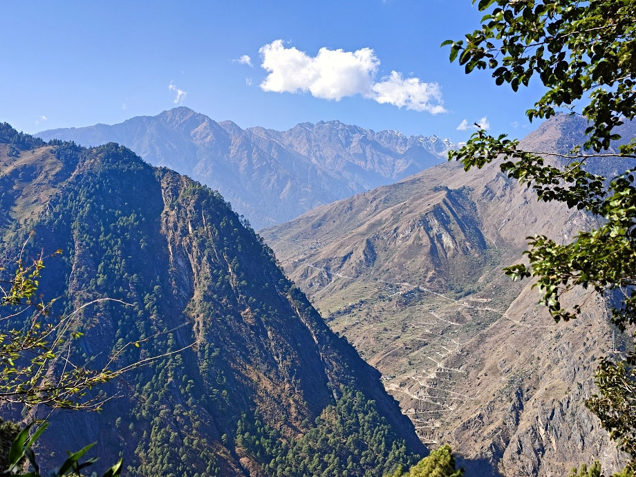 A view on the way up to Sherpagaon on the high route of the Langtang trek.