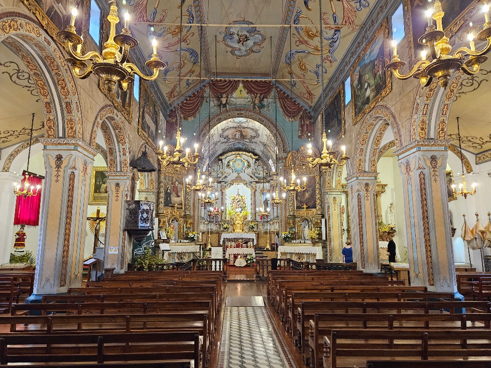 Interior of Sao Vicente's church