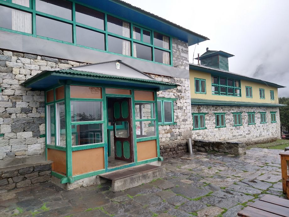 The Rivendell Lodge at Deboche has an old wing and a new wing. The new wing is to a western standard and is very nice. Deboche is a nicer place to stay than Tengboche when doing the EBC trek.