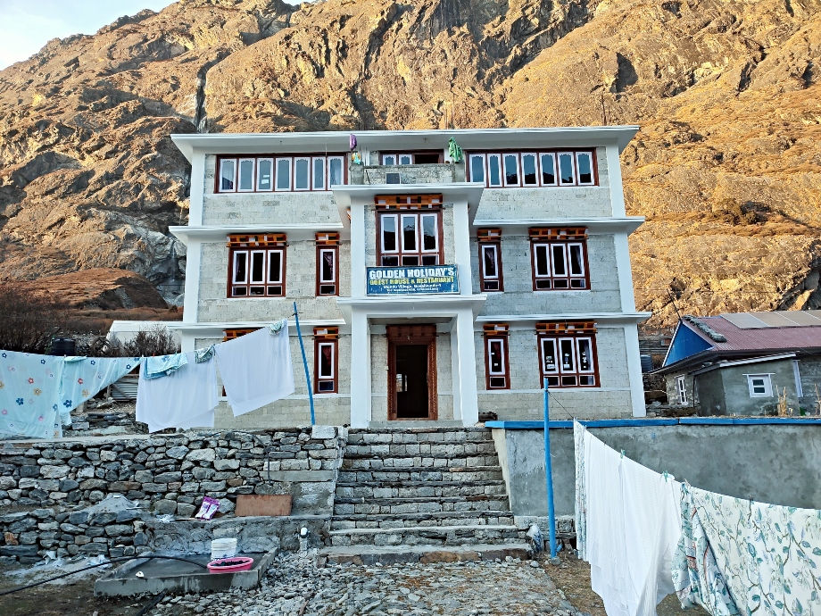 Golden Holiday's Guest House & Restaurant in Mundu. Mundu is a village on the Langtang trek.