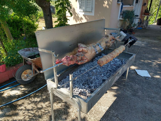 Κυριακή του Πάσχα - ρεπορτάζ σούβλας!