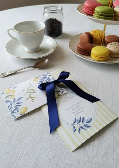 convite de aniversário 40+ com limão siciliano elegante para elite e melhor idade