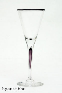 verre-à-pied-hiacynthe-Eric-Lindgren