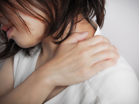 「働く女性の味方！ストレスからくる肩こりを解放する整体とその対処方法