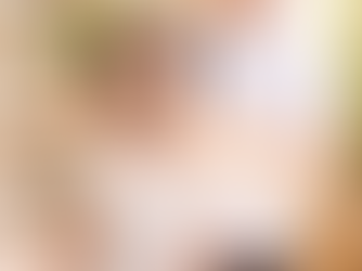 肩こりに悩む女性が整体を受けて楽になっている様子