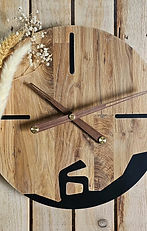 עיצוב שעון בשילוב עם מתכת