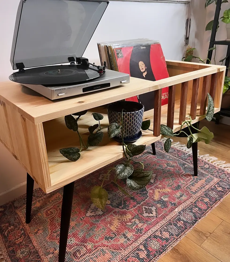 שידה לפטיפון ותקליטים