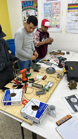 Estudiantes de Electricidad 3
