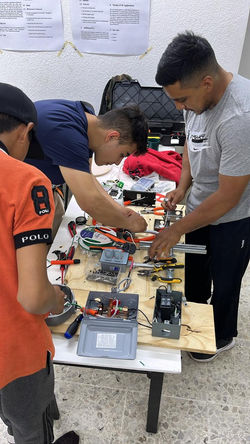Estudiantes de Electricidad 6