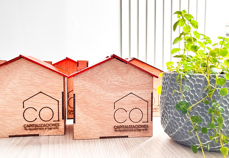 La empresa de las casitas naranjas