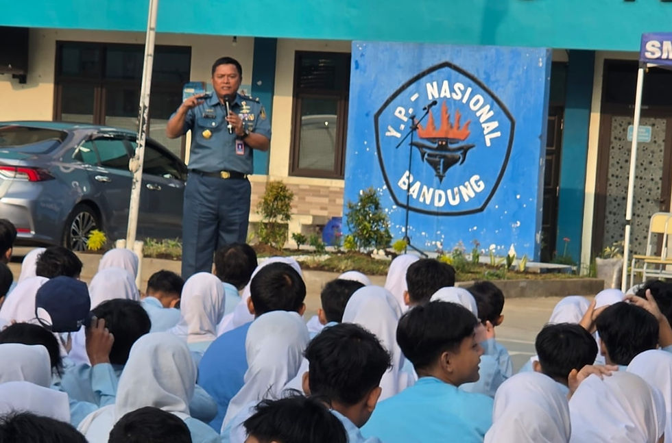 Dari SMP Swasta Hingga Jadi Laksamana dan Doktor, Asep Iwa Bakar Semangat Siswa SMP Nasional Bandung