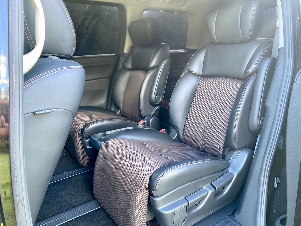 Thumbnail: SOLD 2013 Nissan Elgrand 2.5 Highway star
