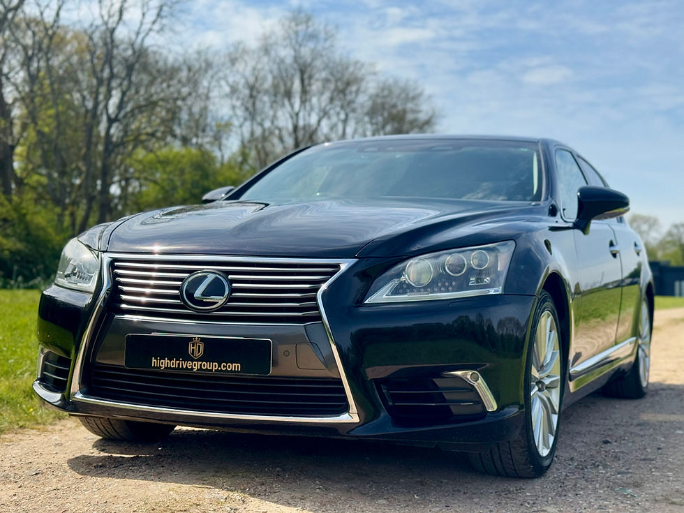 Thumbnail: 2013 Lexus LS600h Hybrid in Midnight Pearl Black 