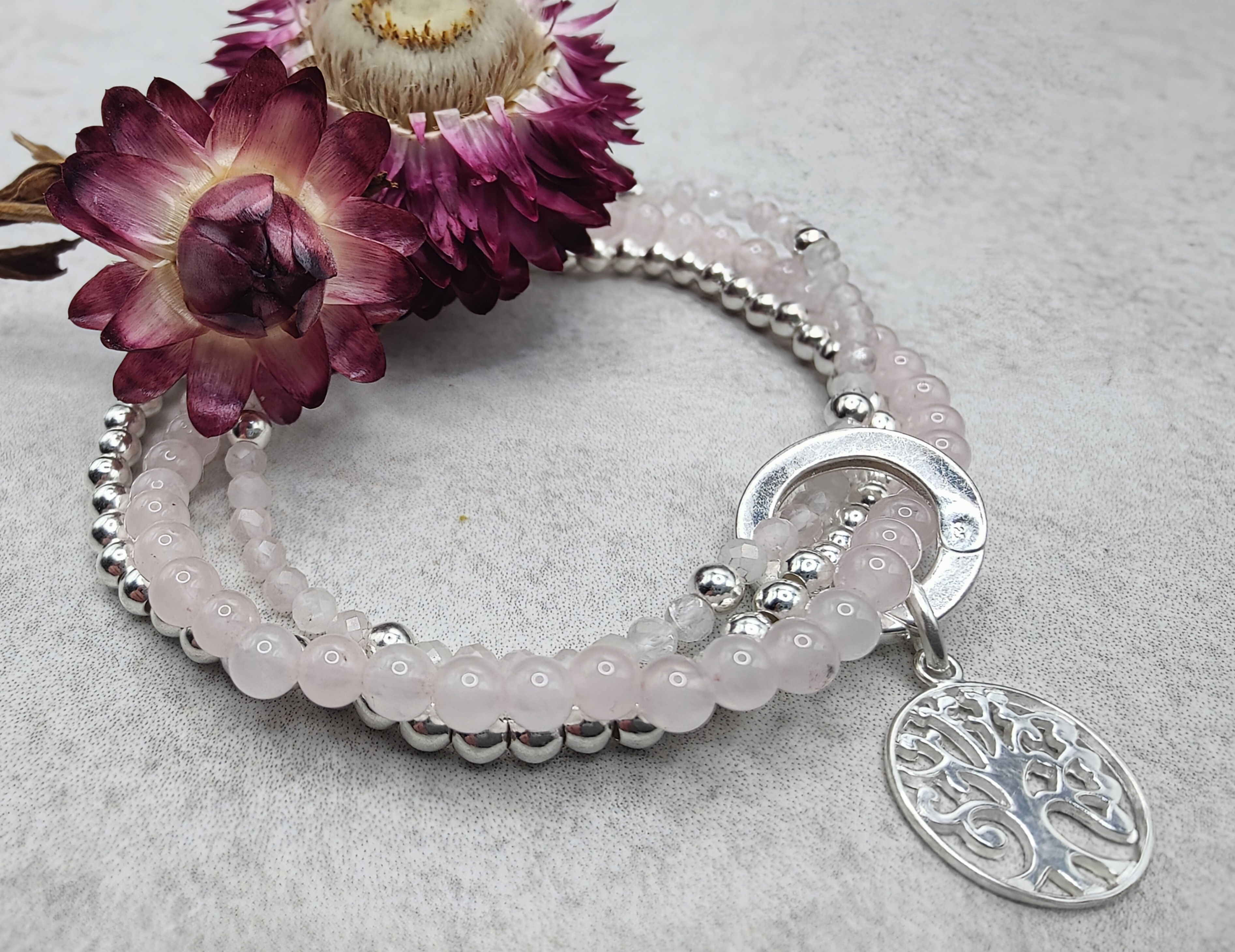 Rosalie | Rosenquarz Armband, 3-fach, mit Lebensbaum Anhänger
