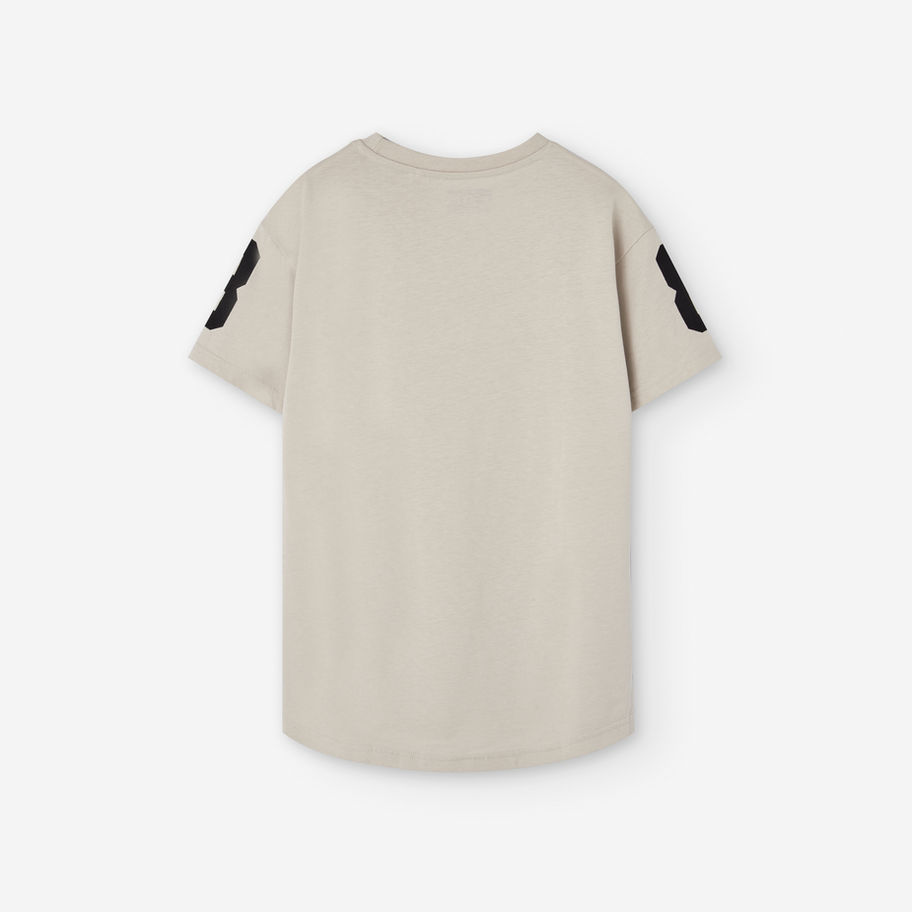 Beiges Herren T-Shirt Rückenansicht mit schwarzen Streifen an den Ärmeln.