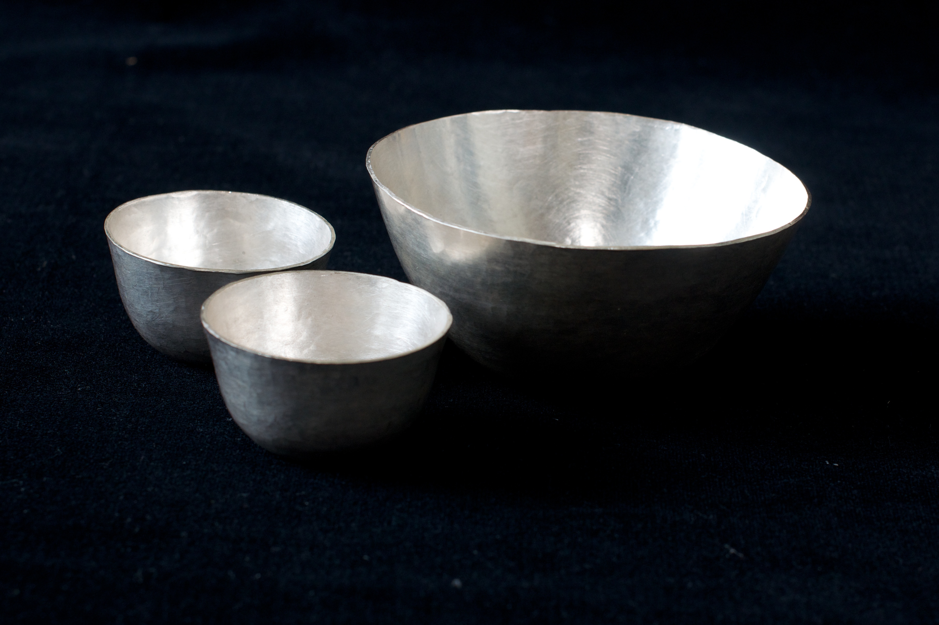 London hand raised bowls