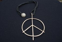 Peace pendant 'for god's sake'