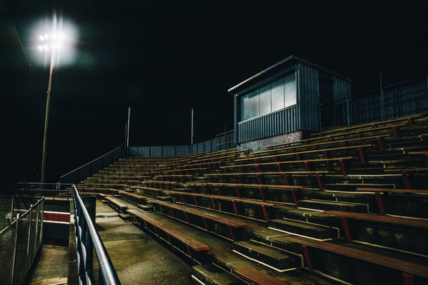 empty_stands