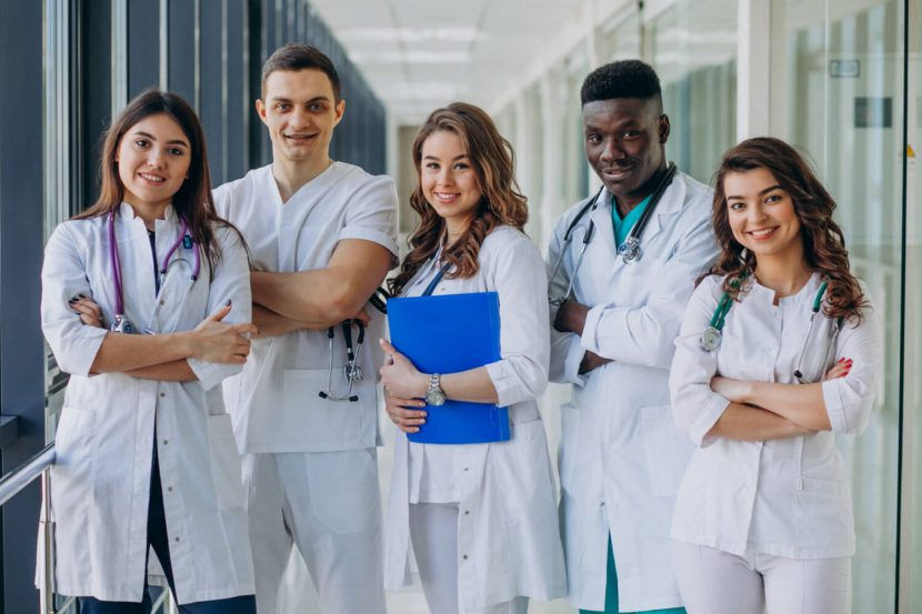 NOVA MEDIDA PROVISÓRIA TORNA OBRIGATÓRIA APROVAÇÃO EM EXAME NACIONAL PARA EXERCÍCIO DE MEDICINA