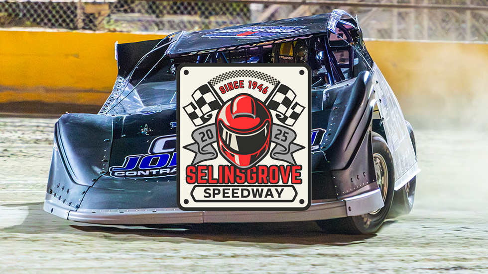 WORLD OF OUTLAWS SAND HILL SHOWDOWN