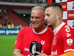 Torcedor do Inter que bancou Rodinei promete “mala branca” para São Paulo vencer o Flamengo