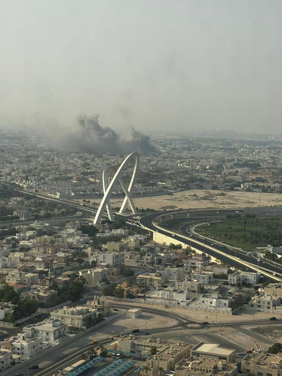 De la fumée a été aperçue au-dessus du quartier de Katara à Doha